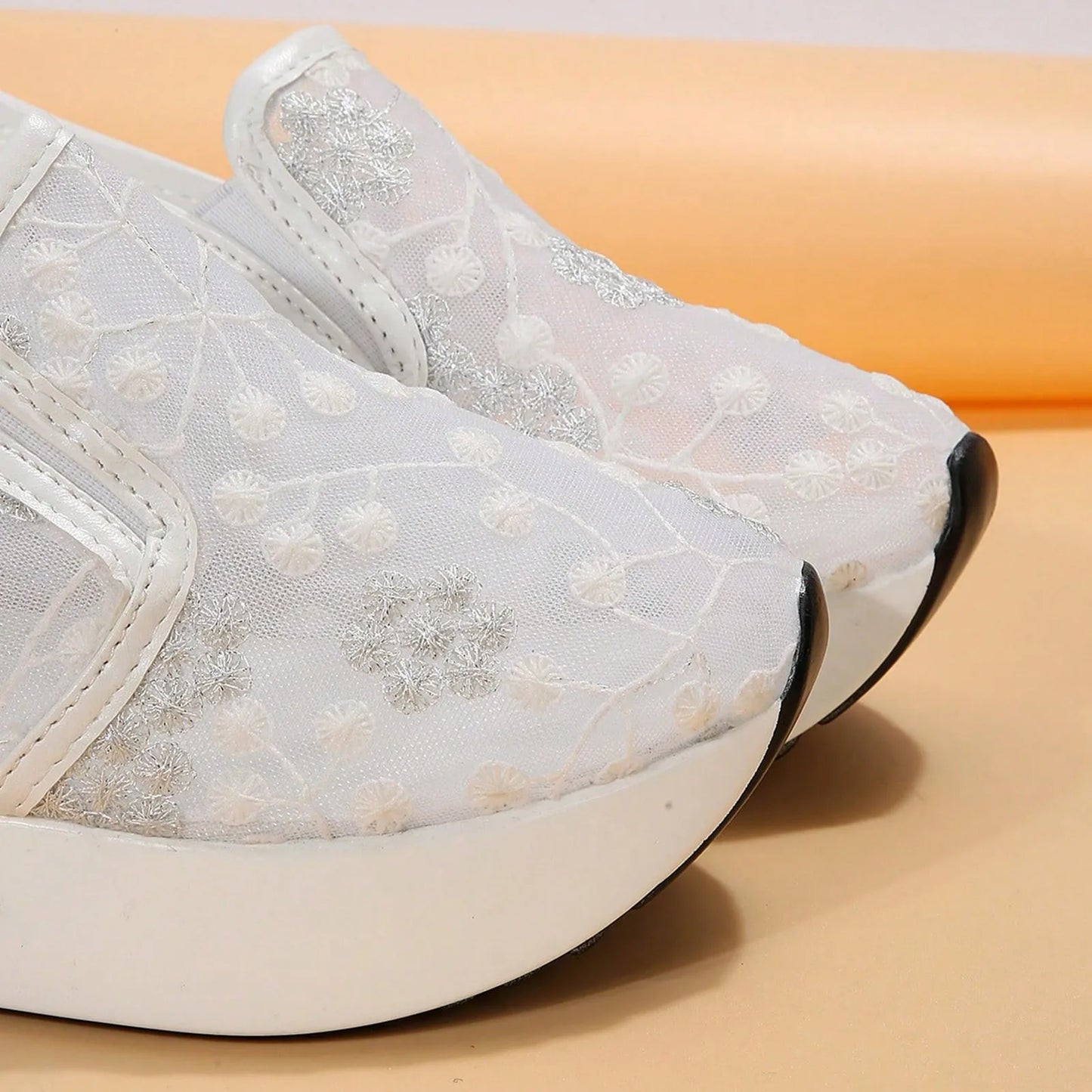 Ladies Breathable Lace Mesh Platform Shoes Woman Flower Embroidery Round Head Thick Bottom Shoes Female Sneakers Zapatos